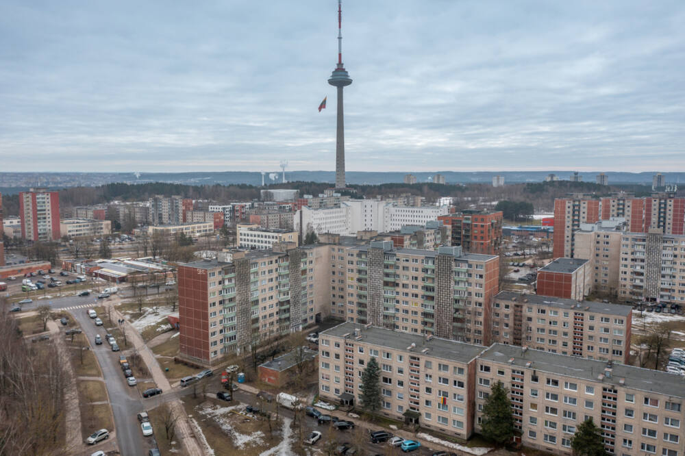Parduodamas butas Loretos Asanavičiūtės g., Karoliniškėse, Vilnius, 63.6 kv.m ploto, 3 kambariai