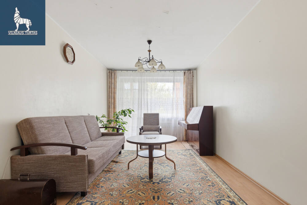 Parduodamas butas Apolinaro Juozo Povilaičio g., Karoliniškėse, Vilnius, 63.6 kv.m ploto, 3 kambariai