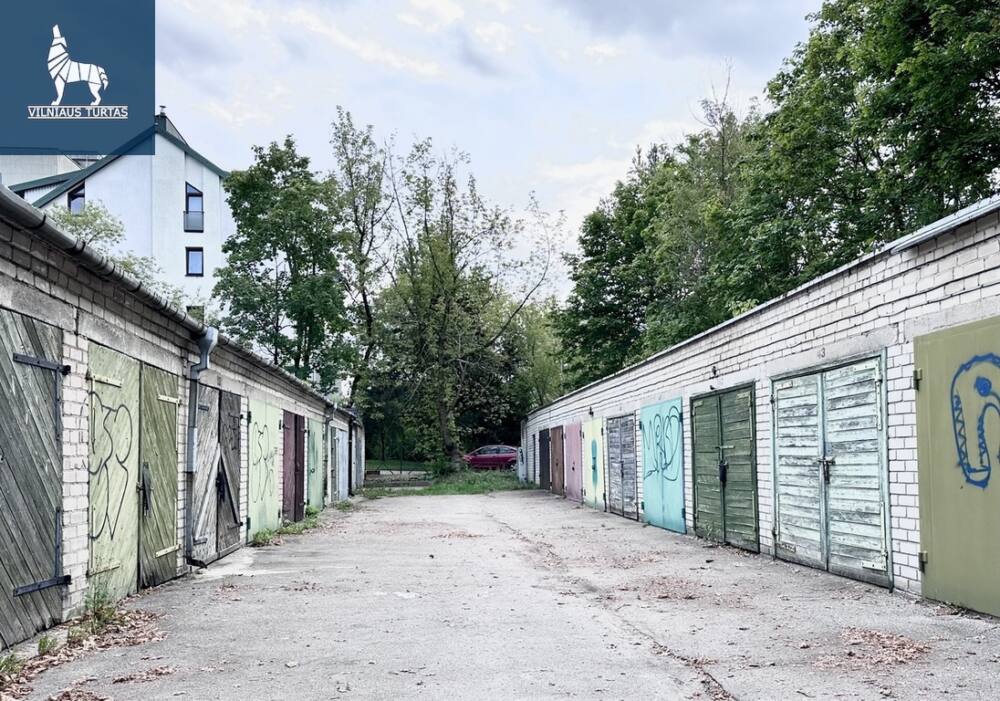Parduodamas garažas K. Donelaičio g., Naujamiestyje, Vilnius, 15.5 kv.m ploto, 1 aukštai