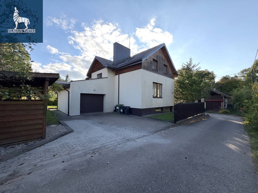 Parduodamas kokybiškas namas išskirtinėje Vilniaus vietoje – Antakalnio seniūnijoje, Vyrių Sodų 1-ojoje g.!